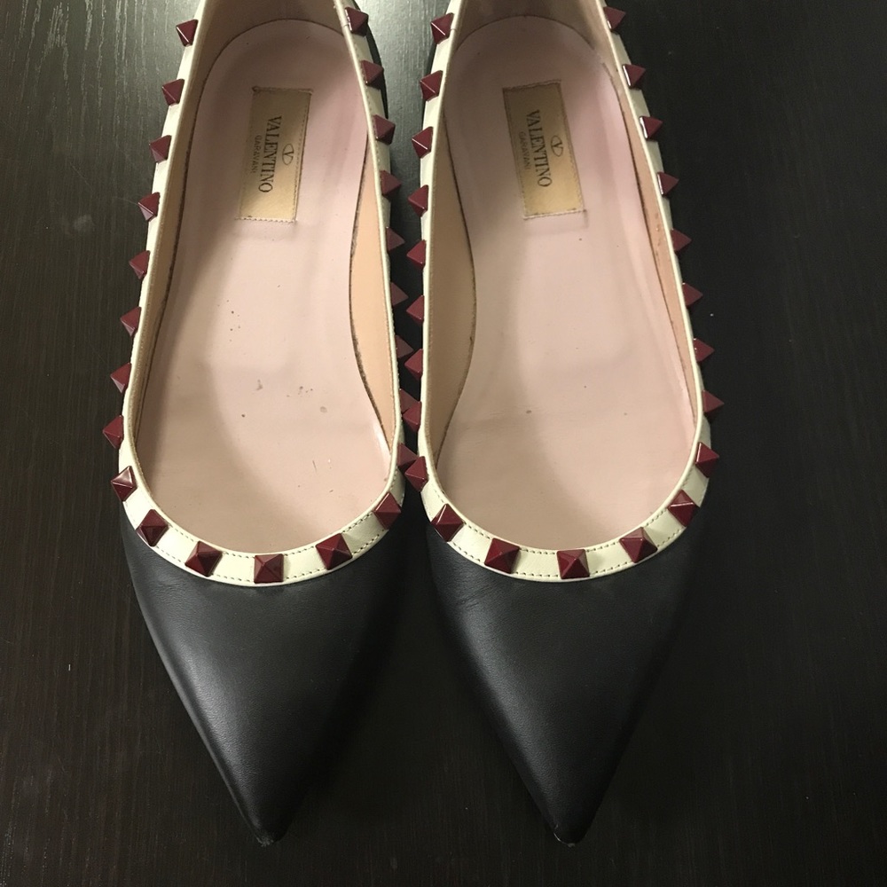 Valentino Rockstud Flats Size 38.5 Great Condition